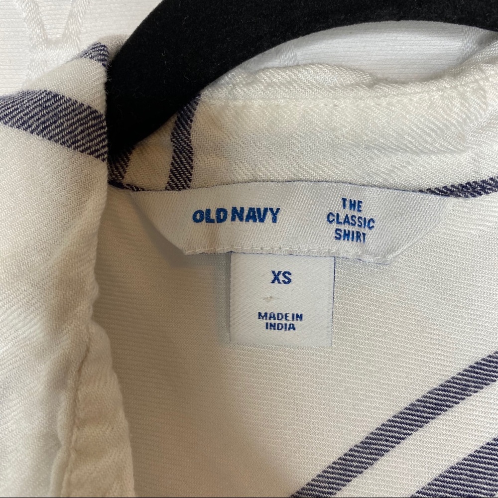 Old Navy Women's Light Flannel Classic Shirt - Picture 3 of 5
